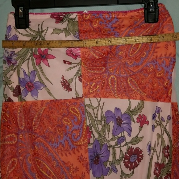Spring colored skirt - Picture 3 of 5